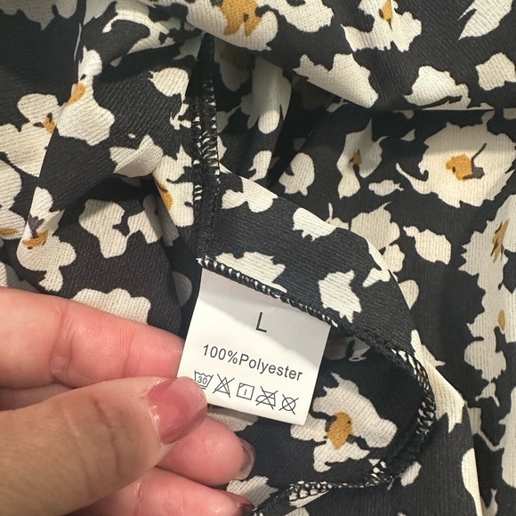 Floral Black and Cream Women's Top - Picture 5 of 7